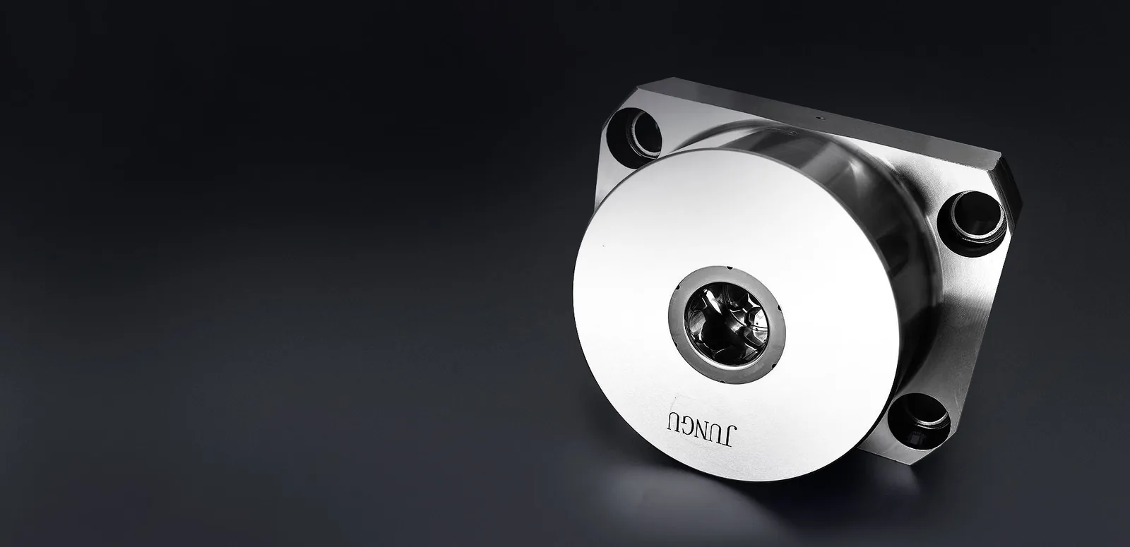 We are committed to providing our clients with high-precision mould.