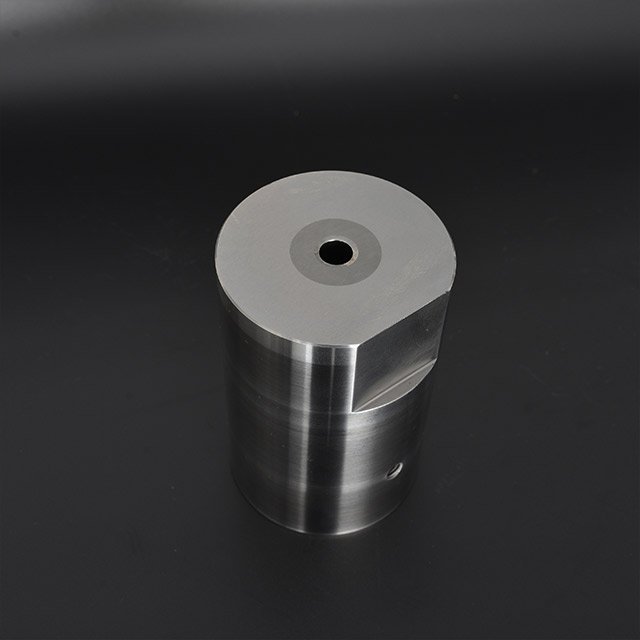 What temperature can tungsten carbide withstand?